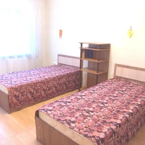 3-ком. 4 односпальные кровати.